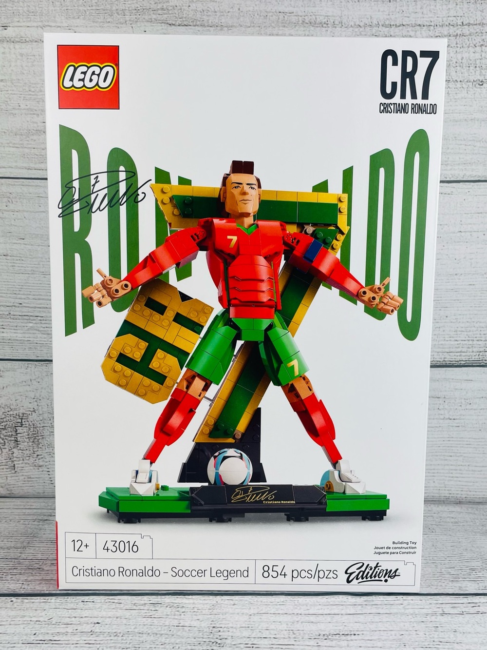 Lego Cristiano Ronaldo Red & Green Soccer Legend Set